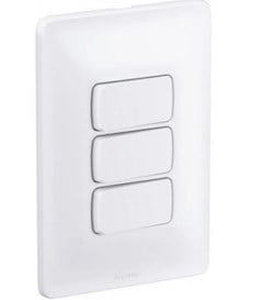 INTERRUPTOR DE EMBUTIR 3 TECLA COM PLACA SIMPLES 10A ZEFFIA BRANCO - PIAL